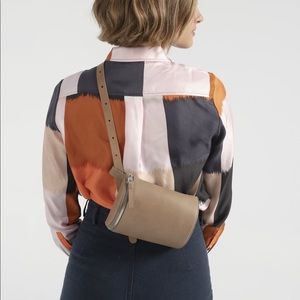 Building Block Belt bag in Stone